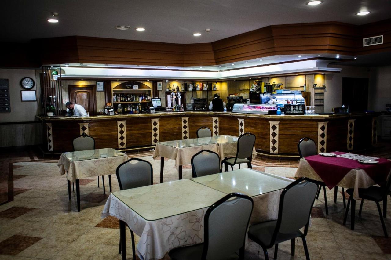 Hostal Restaurante El Paso Bailen Exterior photo